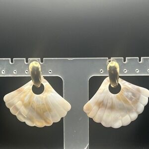 Vintage Mother Of Pearl Shell Fan Shaped Clip On Earrings